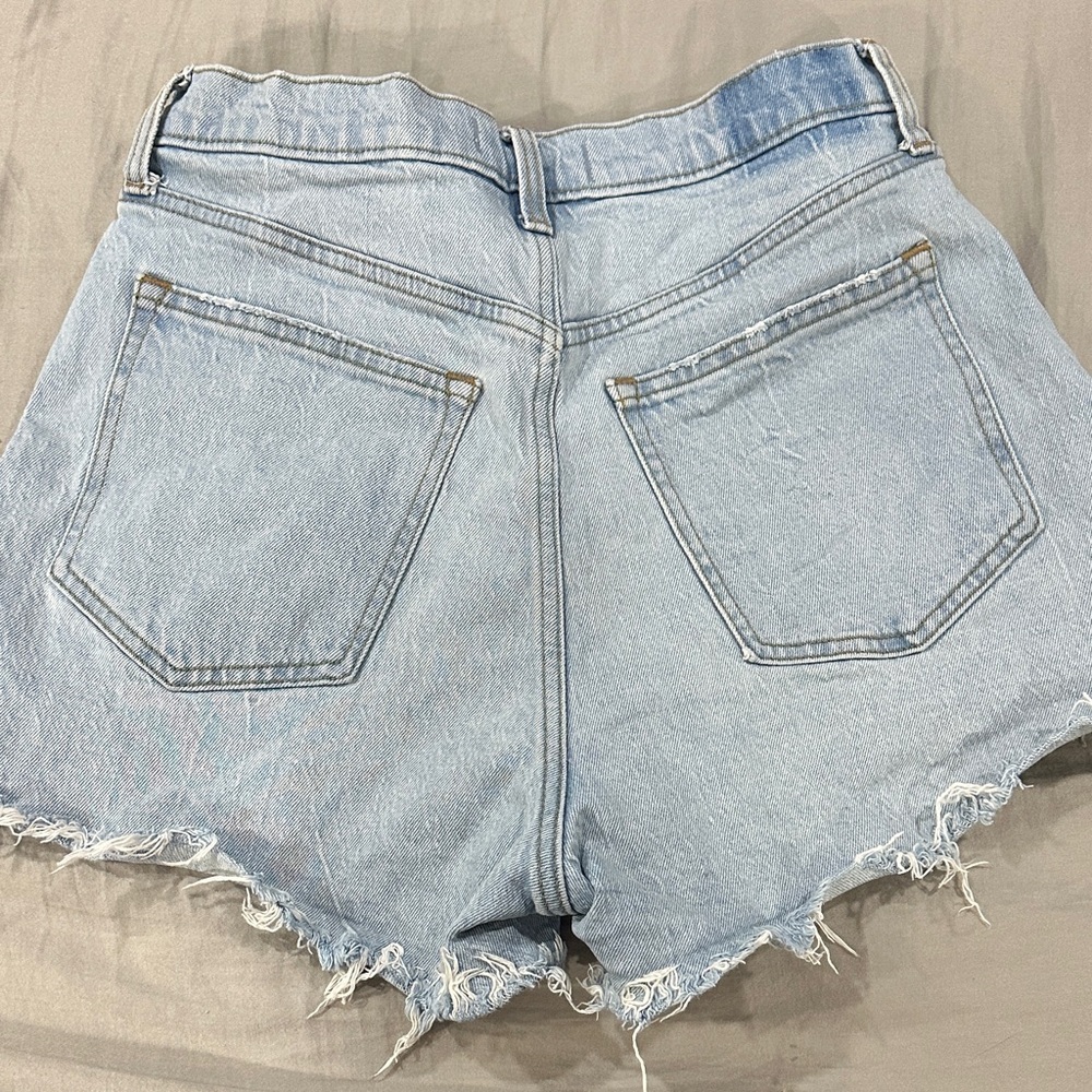 Abercrombie & Fitch 90’s Relaxed Cutoff Short High Rise Distressed Jean Shorts - Picture 3 of 5